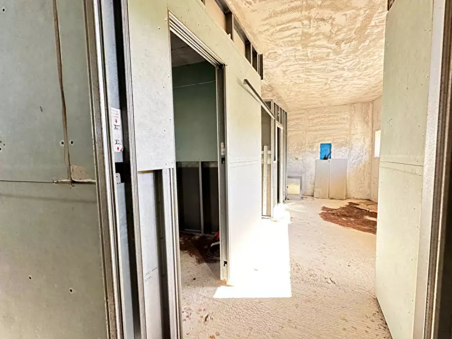 Immagine 21 di Hotel in vendita  in contrada tanzarella a Cisternino