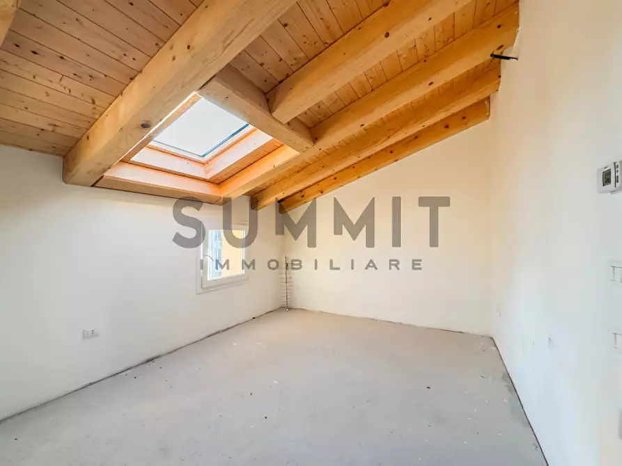 Immagine 10 di Appartamento in vendita  in schio a Schio