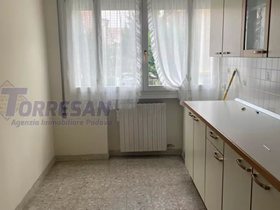 Immagine 2 di Camera in affitto  in via mezzabati a Padova