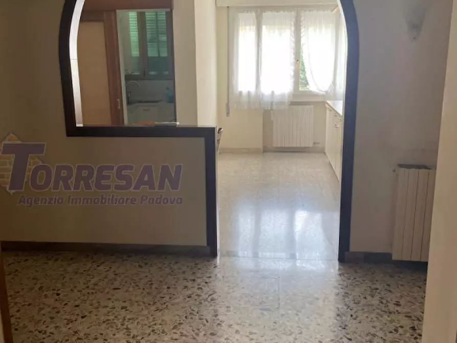 Immagine 6 di Camera in affitto  in via mezzabati a Padova