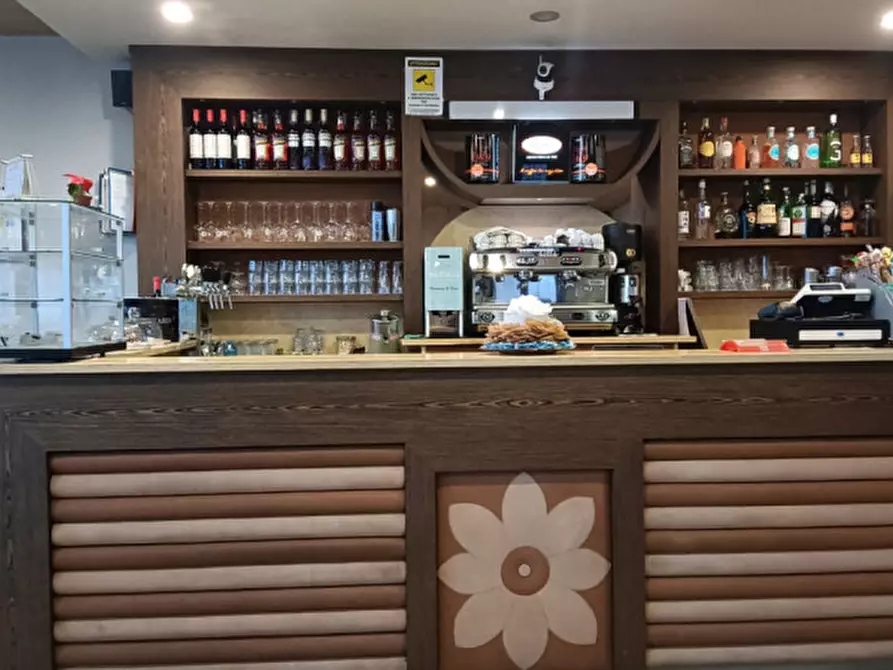 Immagine 3 di Attività commerciale in vendita  in via gavardina a Bedizzole