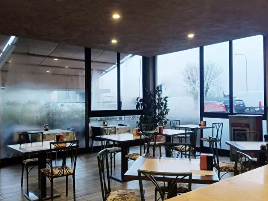 Immagine 26 di Attività commerciale in vendita  in via gavardina a Bedizzole