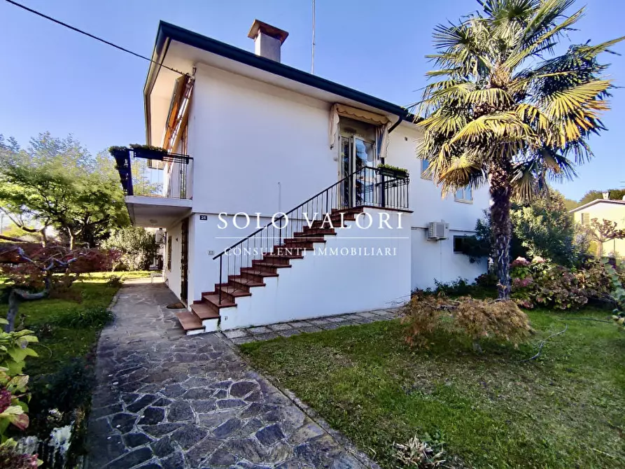 Immagine 1 di Casa bifamiliare in vendita  a Castelfranco Veneto