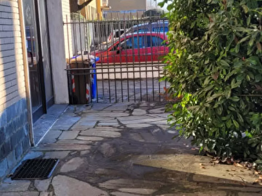 Immagine 2 di Magazzino in vendita  in Via Giuseppe Parini, 10 a Parma