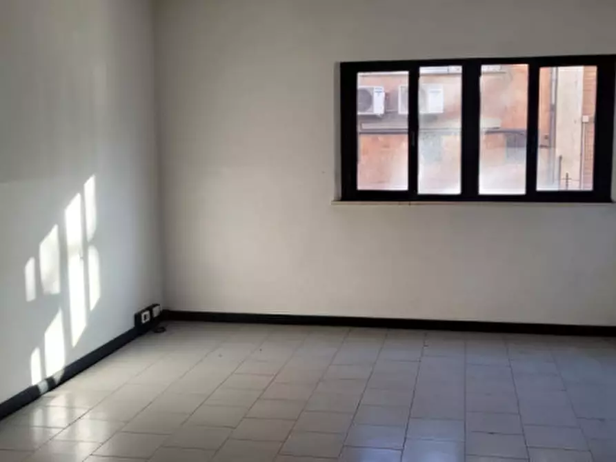 Immagine 3 di Magazzino in vendita  in Via Giuseppe Parini, 10 a Parma