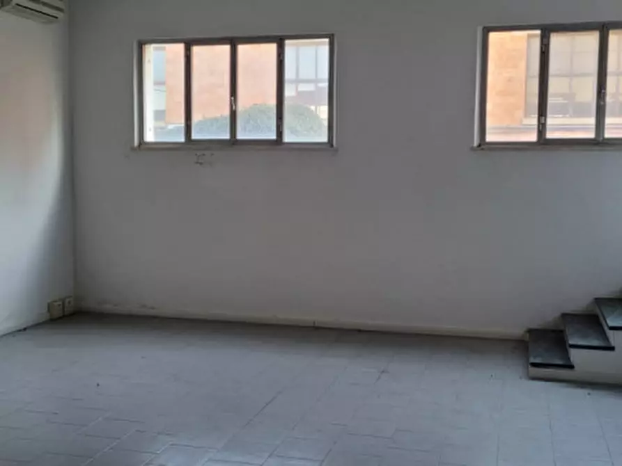 Immagine 3 di Magazzino in vendita  in Via Giuseppe Parini, 10 a Parma