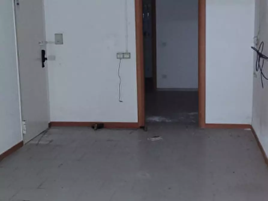 Immagine 5 di Magazzino in vendita  in Via Giuseppe Parini, 10 a Parma