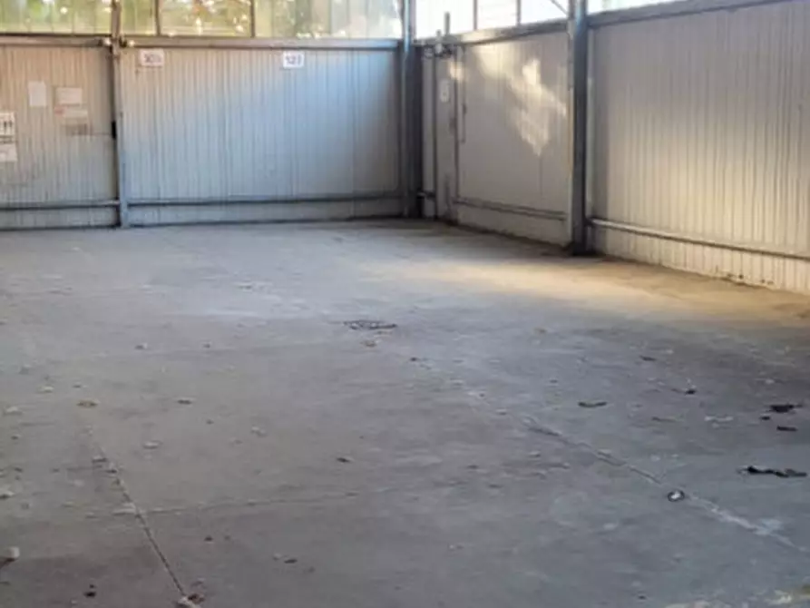 Immagine 8 di Magazzino in vendita  in Via Giuseppe Parini, 10 a Parma