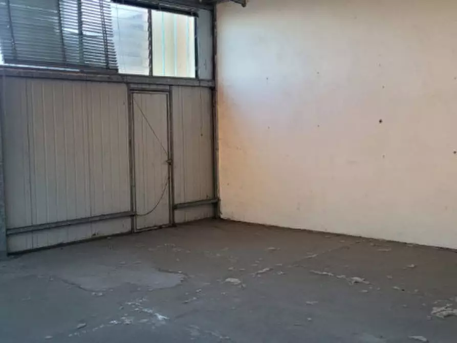 Immagine 10 di Magazzino in vendita  in Via Giuseppe Parini, 10 a Parma