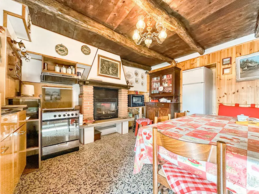 Immagine 2 di Casa indipendente in vendita  in Via Alle Selve 1 a Cesara