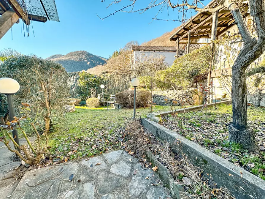 Immagine 3 di Casa indipendente in vendita  in Via Alle Selve 1 a Cesara