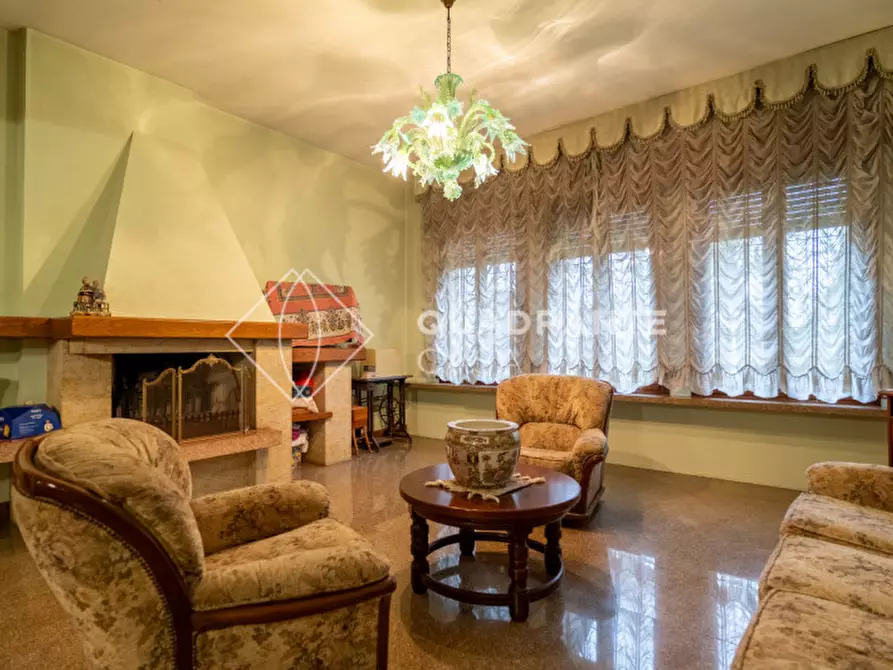 Immagine 1 di Villa in vendita  in Via Ceresara a Limena