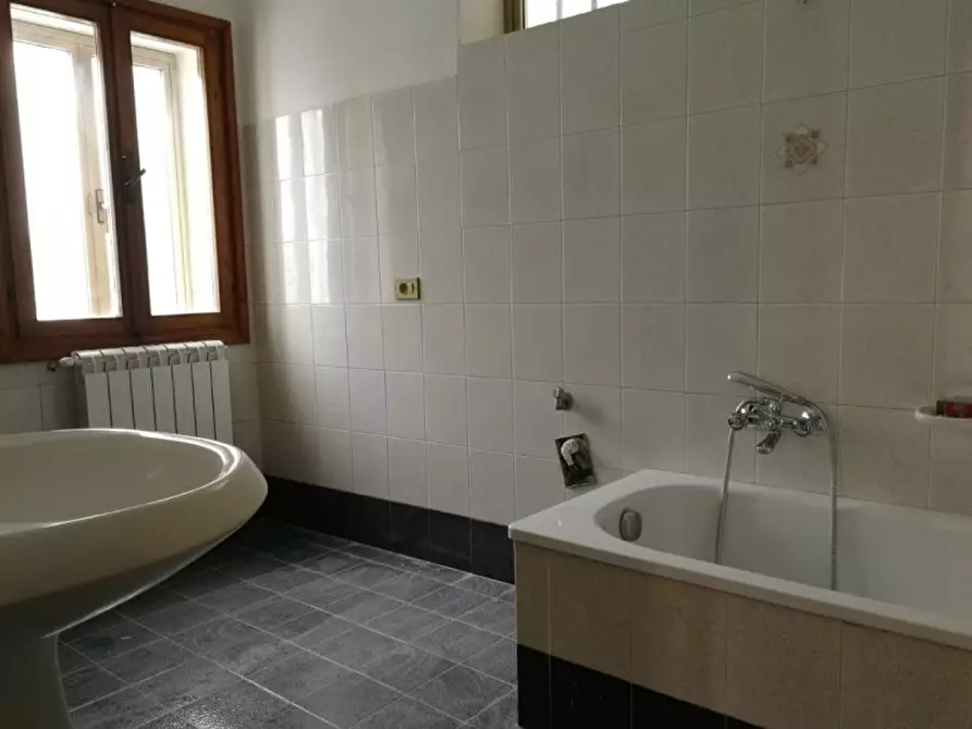 Immagine 6 di Casa bifamiliare in affitto  a Rovigo