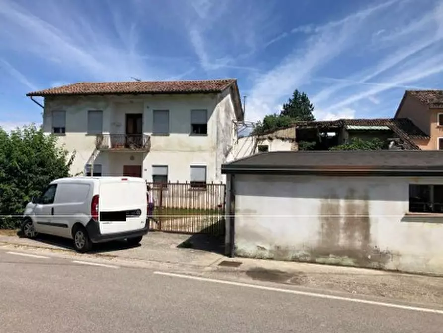 Immagine 2 di Casa indipendente in vendita  in Via Cacciatora, 26 a Loria