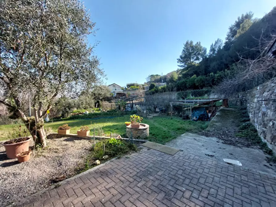 Immagine 1 di Casa indipendente in vendita  in San Bartolomeo a San Remo