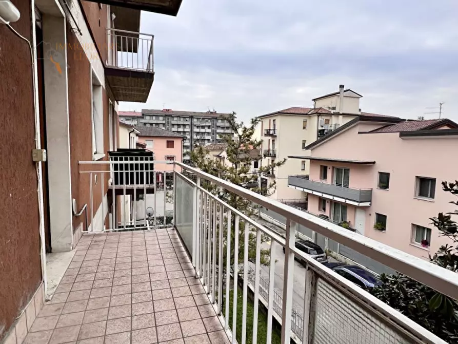 Immagine 9 di Appartamento in vendita  in via F.lli Morandini a Verona