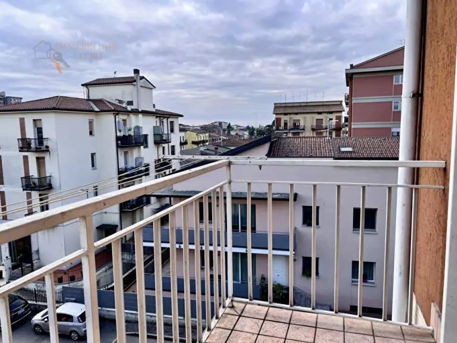 Immagine 2 di Appartamento in vendita  in via F.lli Morandini a Verona