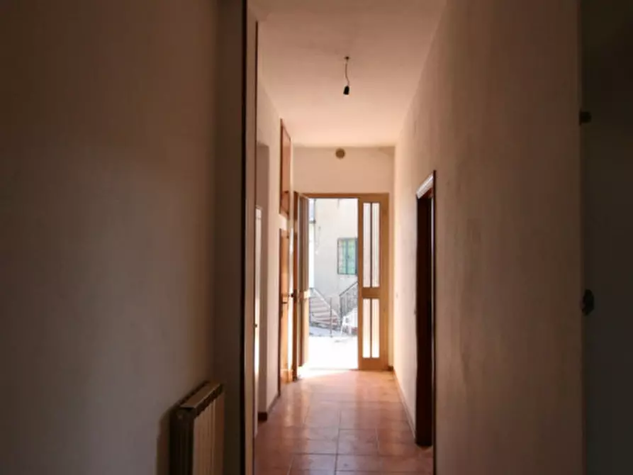 Immagine 5 di Casa indipendente in vendita  a Lucignano