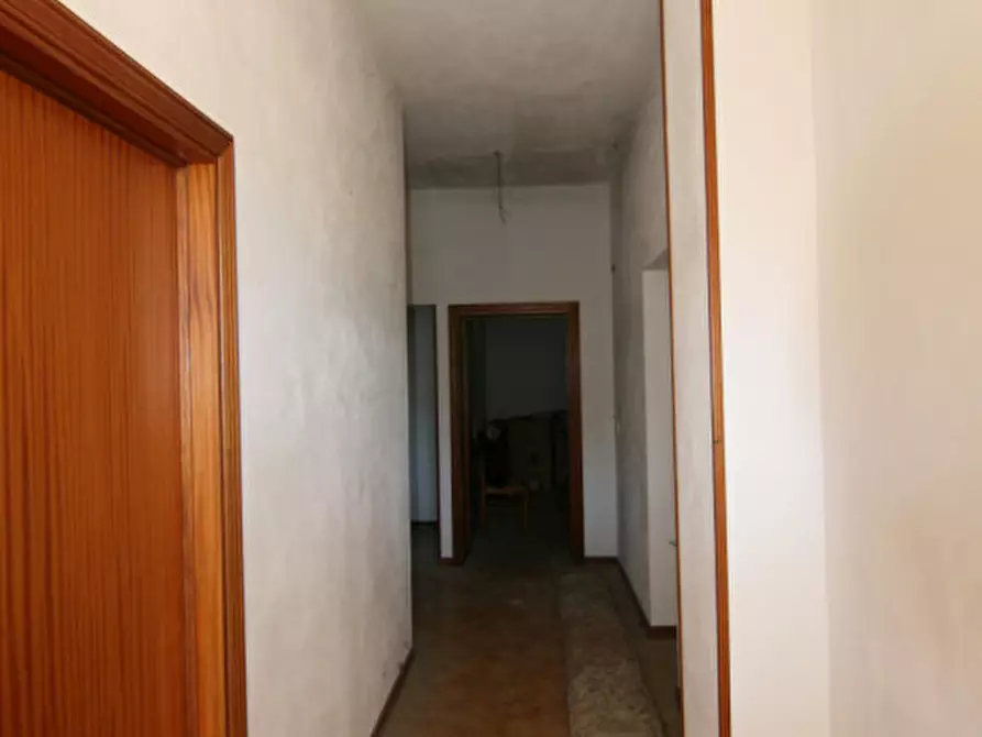 Immagine 7 di Casa indipendente in vendita  a Lucignano