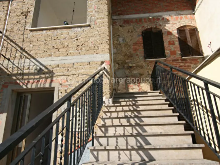 Immagine 8 di Casa indipendente in vendita  a Lucignano