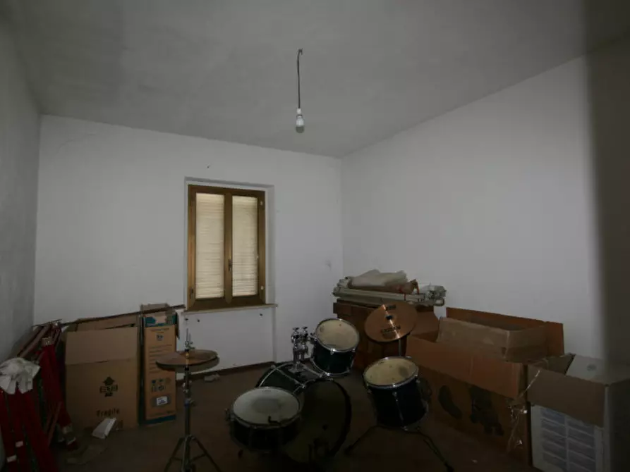 Immagine 13 di Casa indipendente in vendita  a Lucignano