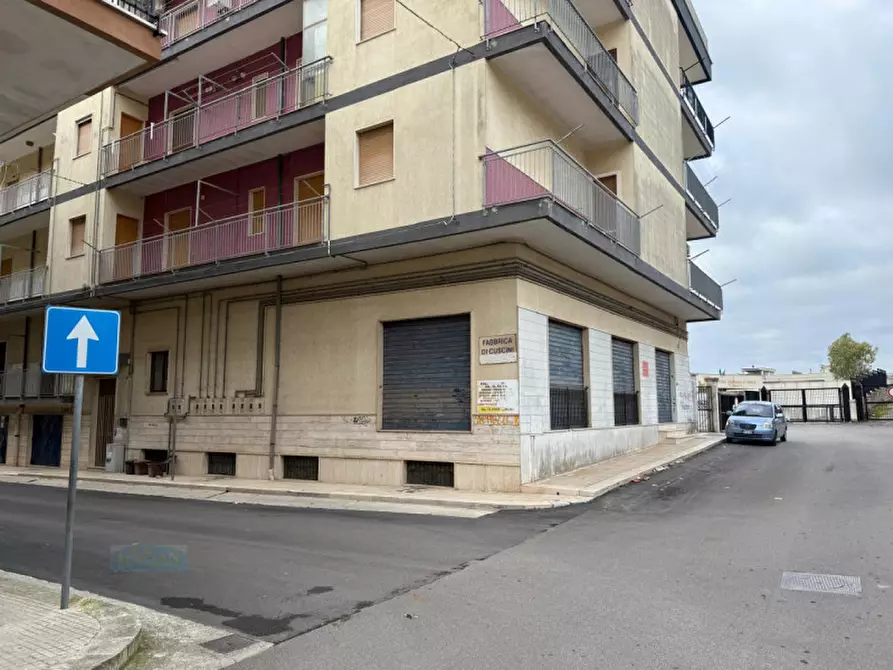 Immagine 1 di Negozio in vendita  in Via Salerno a Ceglie Messapico