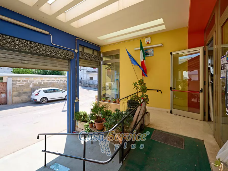 Immagine 5 di Negozio in vendita  in Via Vittorio Emanuele a Supersano