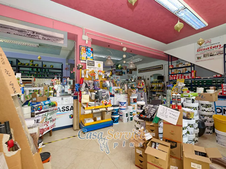 Immagine 9 di Negozio in vendita  in Via Vittorio Emanuele a Supersano