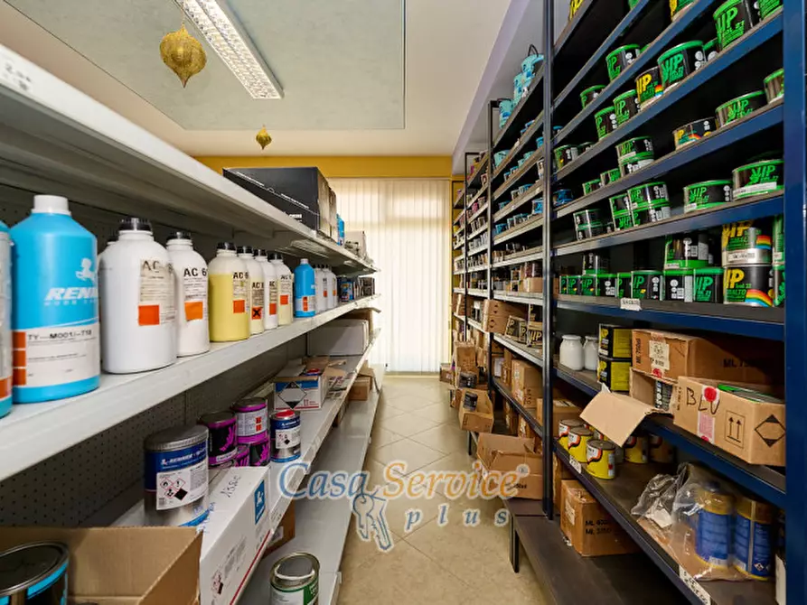 Immagine 15 di Negozio in vendita  in Via Vittorio Emanuele a Supersano