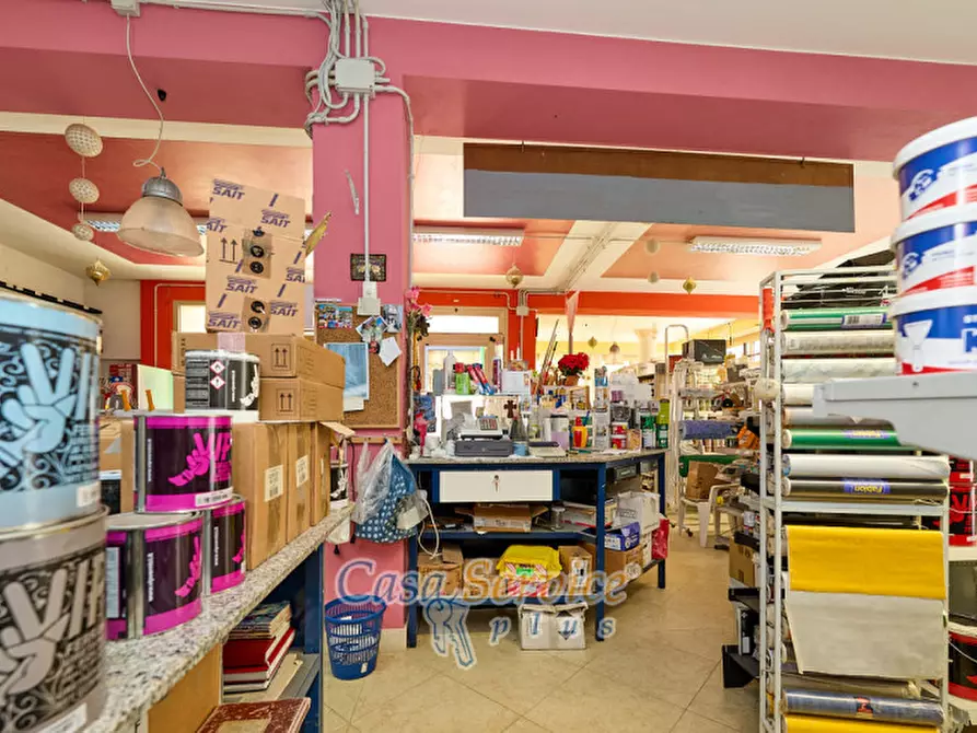 Immagine 16 di Negozio in vendita  in Via Vittorio Emanuele a Supersano