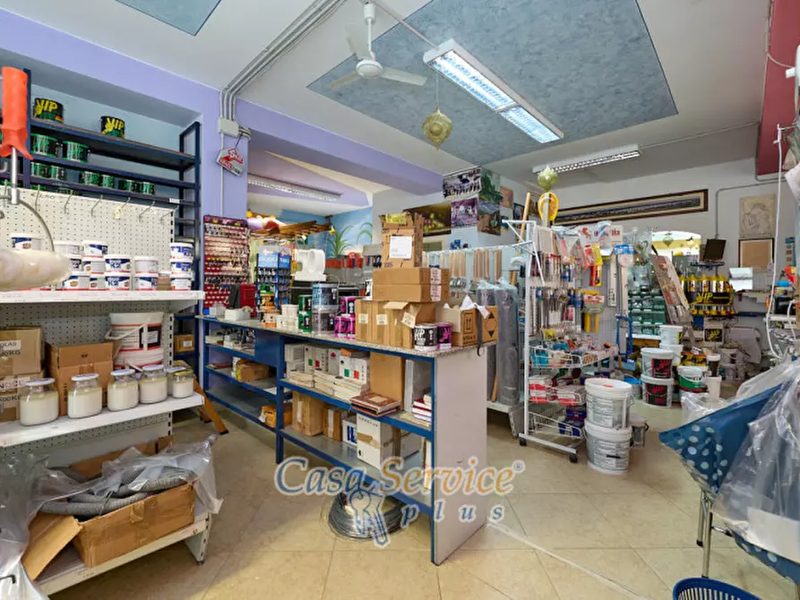 Immagine 22 di Negozio in vendita  in Via Vittorio Emanuele a Supersano