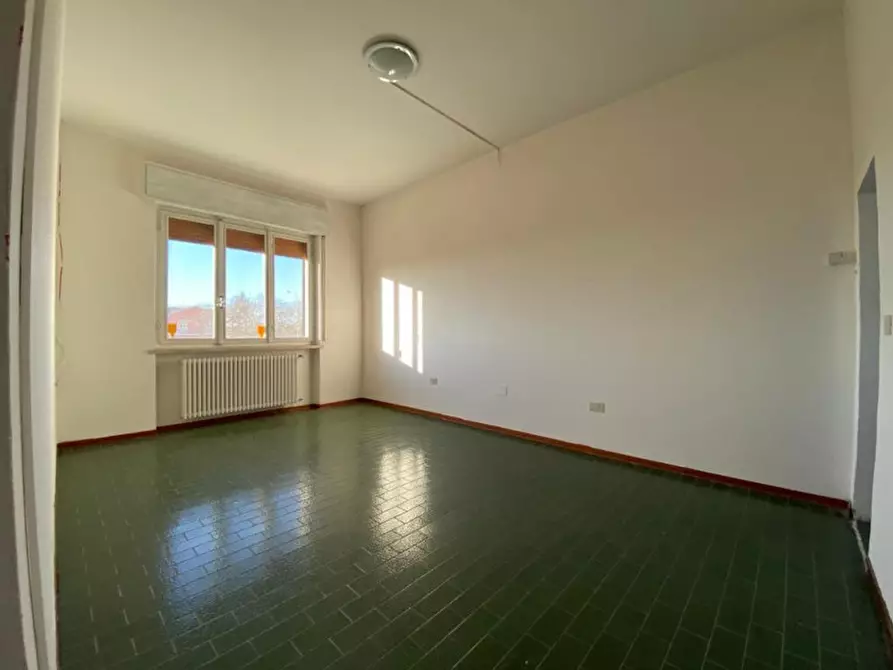 Immagine 6 di Palazzo in vendita  in Strada Statale 62 Nord a Roverbella