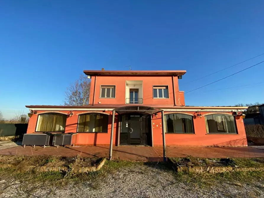 Immagine 10 di Palazzo in vendita  in Strada Statale 62 Nord a Roverbella