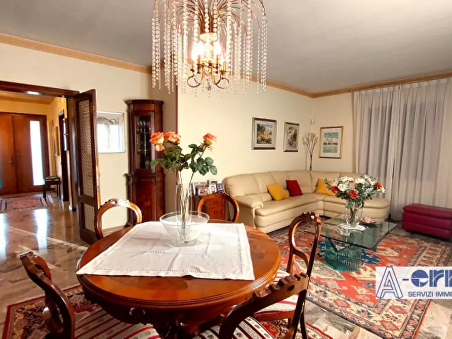 Immagine 2 di Casa indipendente in vendita  in via  due giugno a Romano D'ezzelino