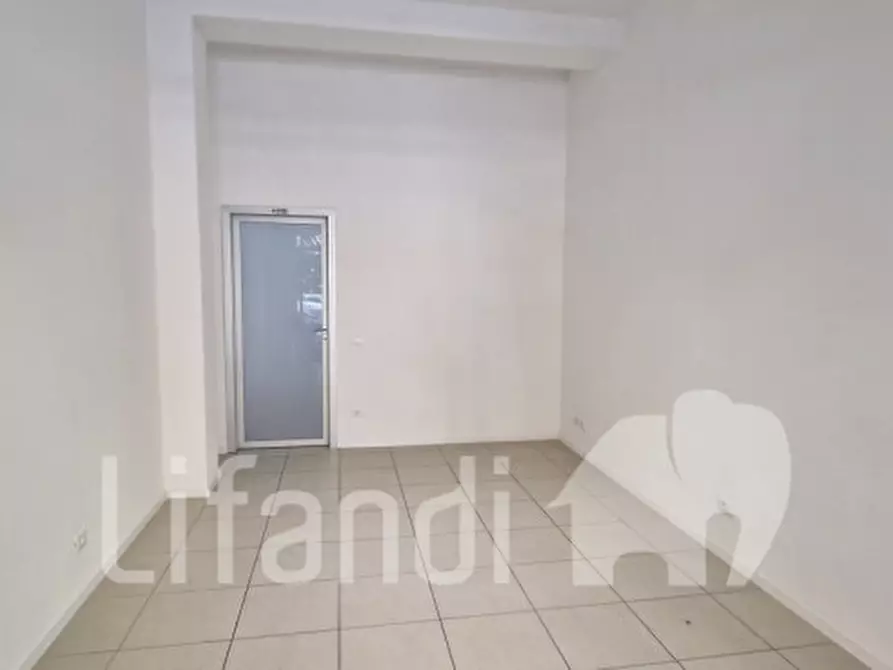 Immagine 5 di Negozio in vendita  in via dalmazia a Bolzano