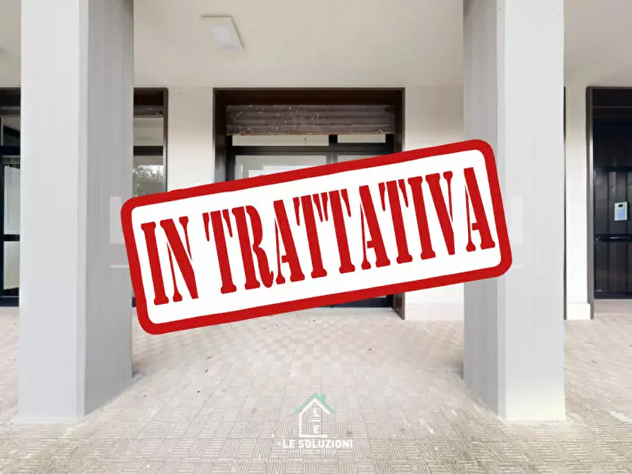 Immagine 1 di Negozio in vendita  in via giacomo puccini 35-37-39-41 a Putignano