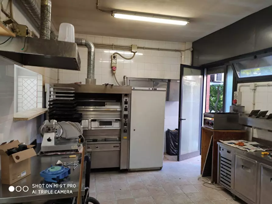 Immagine 9 di Negozio in vendita  in Viale Indro Montanelli a Roma