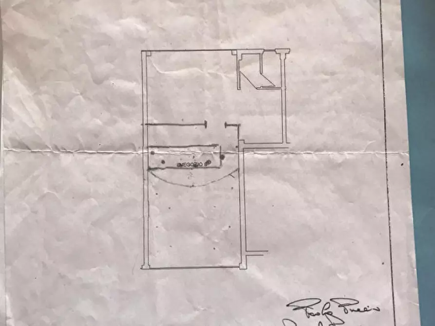 Immagine 13 di Negozio in vendita  in Viale Indro Montanelli a Roma