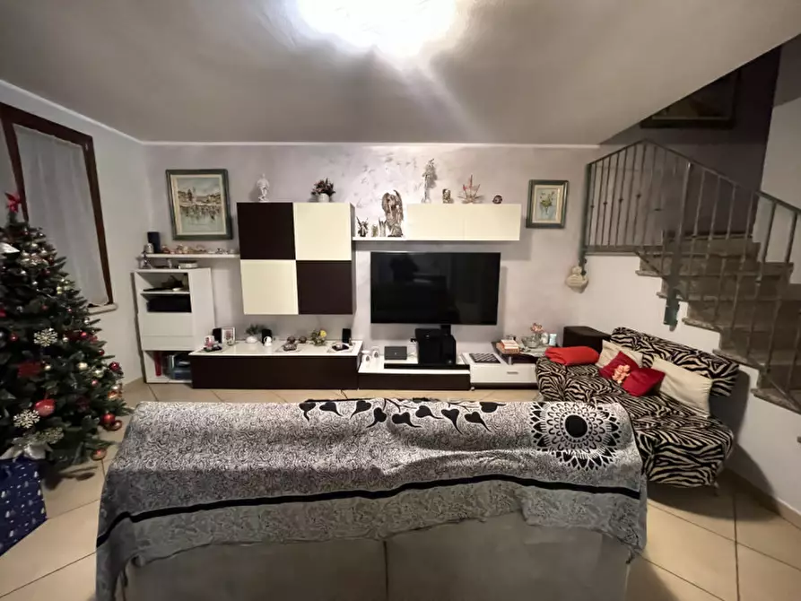Immagine 4 di Casa bifamiliare in vendita  a Suzzara