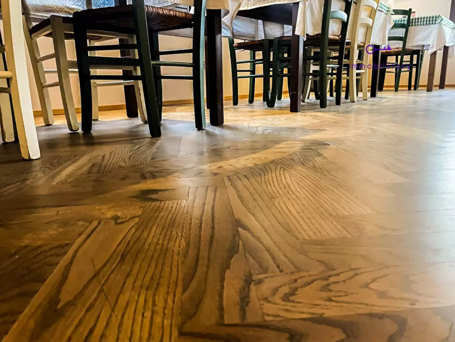 Immagine 2 di Attività commerciale in vendita  a Padova