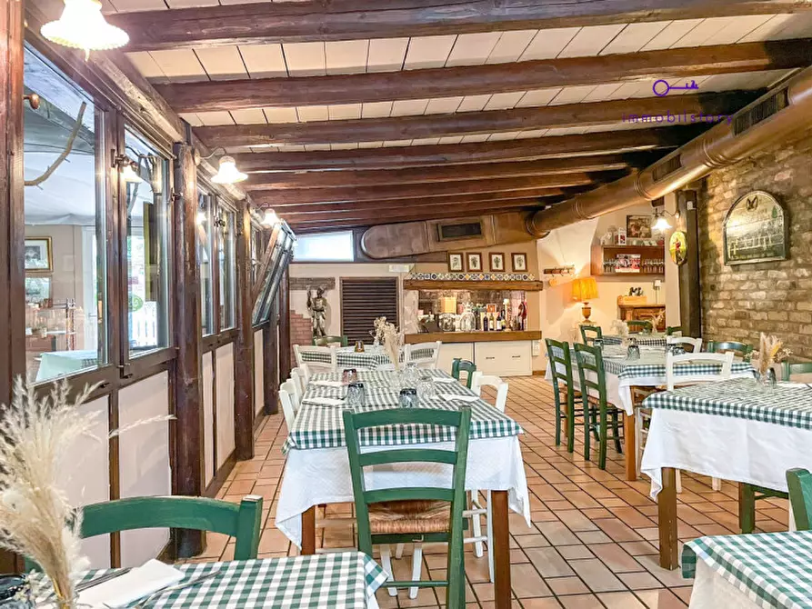 Immagine 13 di Attività commerciale in vendita  a Padova