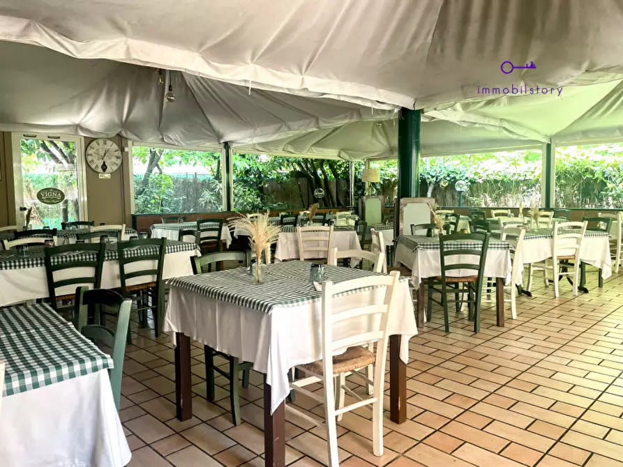 Immagine 14 di Attività commerciale in vendita  a Padova