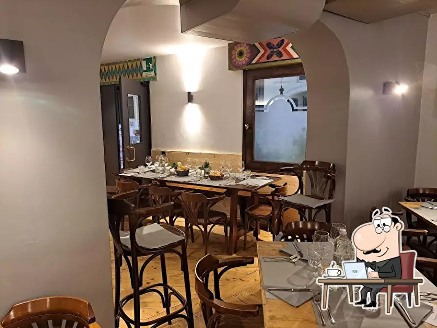 Immagine 2 di Attività commerciale in vendita  a Padova