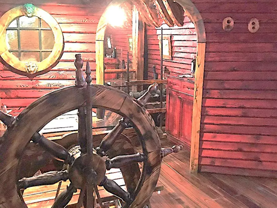 Immagine 2 di Attività commerciale in vendita  a Abano Terme