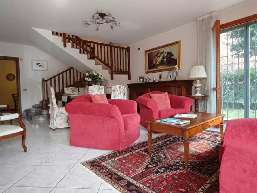 Immagine 2 di Casa bifamiliare in vendita  in ANTONIO DE CURTIS a Campagnola Emilia