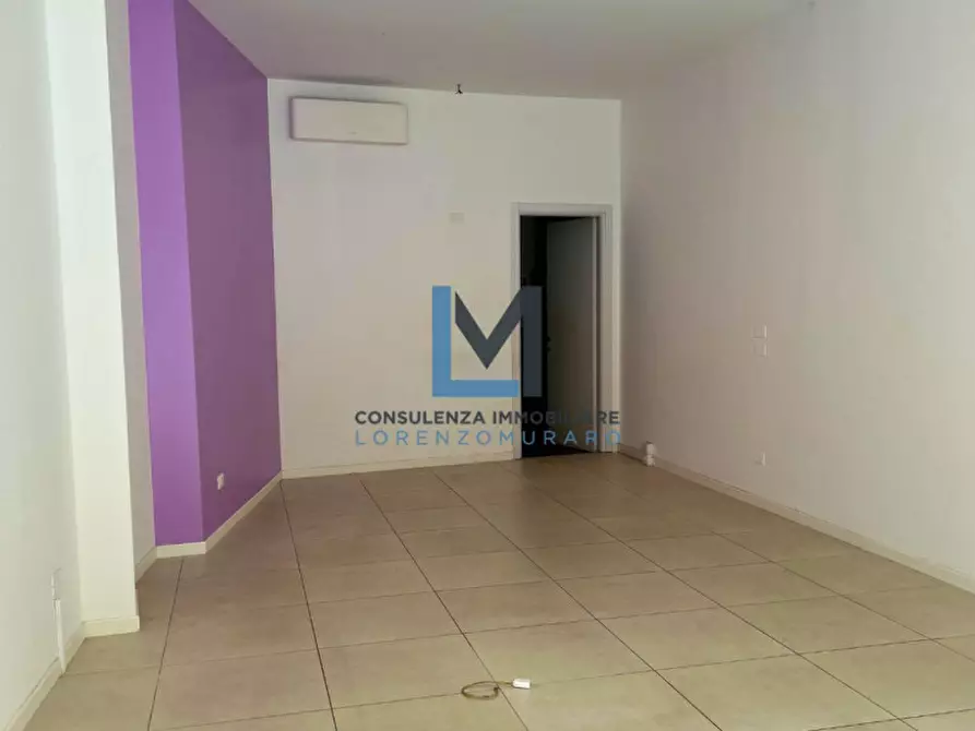 Immagine 2 di Negozio in vendita  a Montebelluna