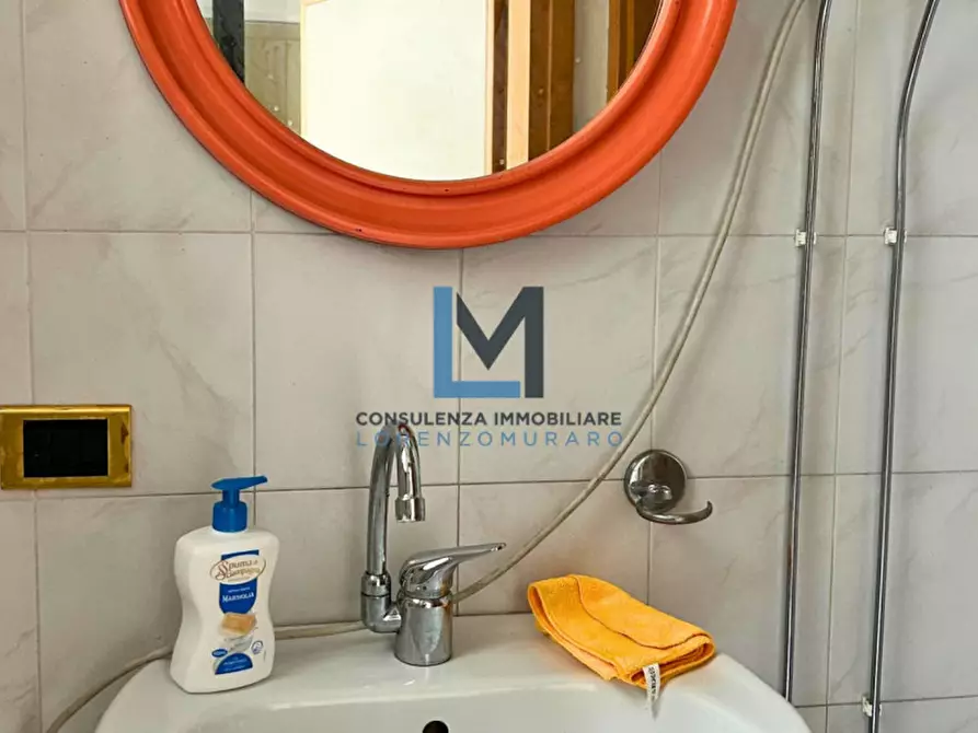 Immagine 9 di Negozio in vendita  a Montebelluna