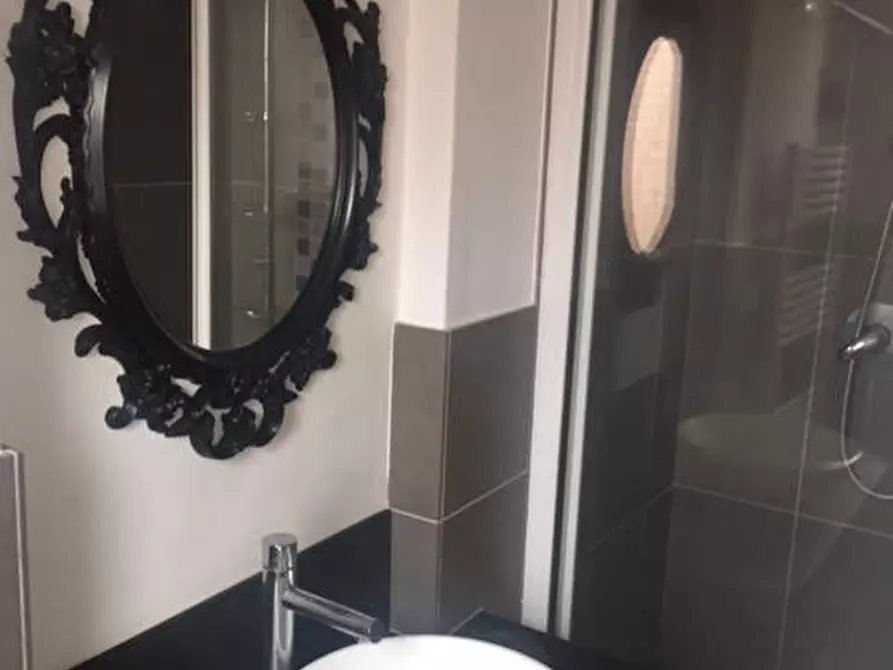 Immagine 5 di Appartamento in vendita  in CORSO FOGAZZARO a Vicenza