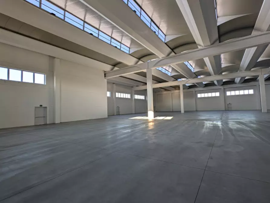 Immagine 4 di Capannone industriale in vendita  in Via San Pio X a Castelfranco Veneto