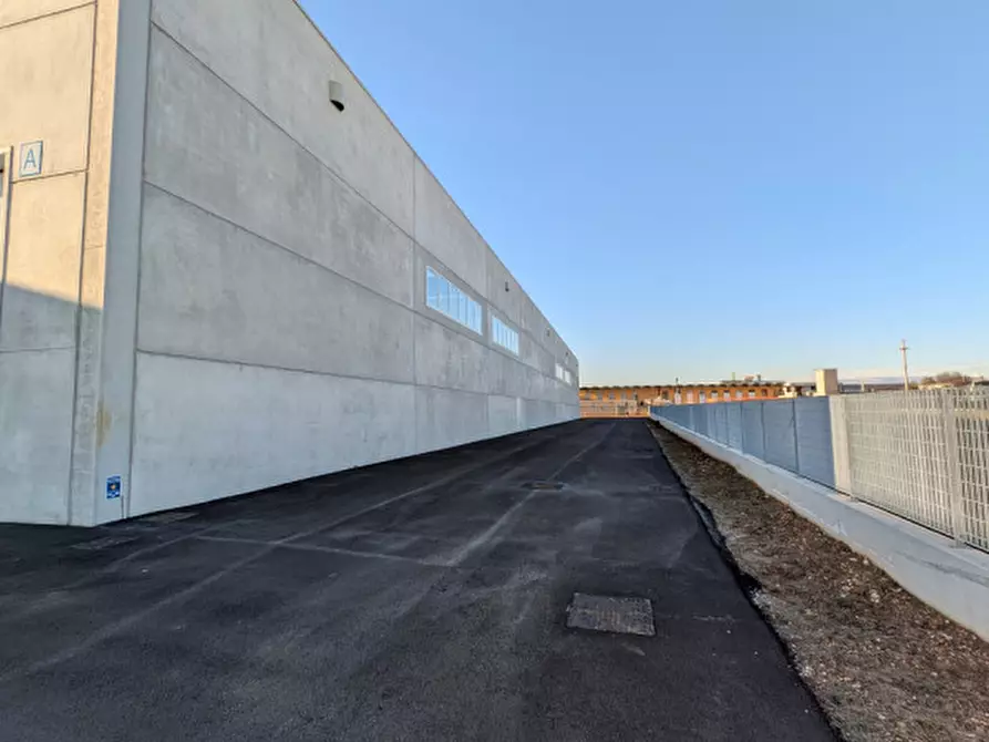 Immagine 5 di Capannone industriale in vendita  in Via San Pio X a Castelfranco Veneto